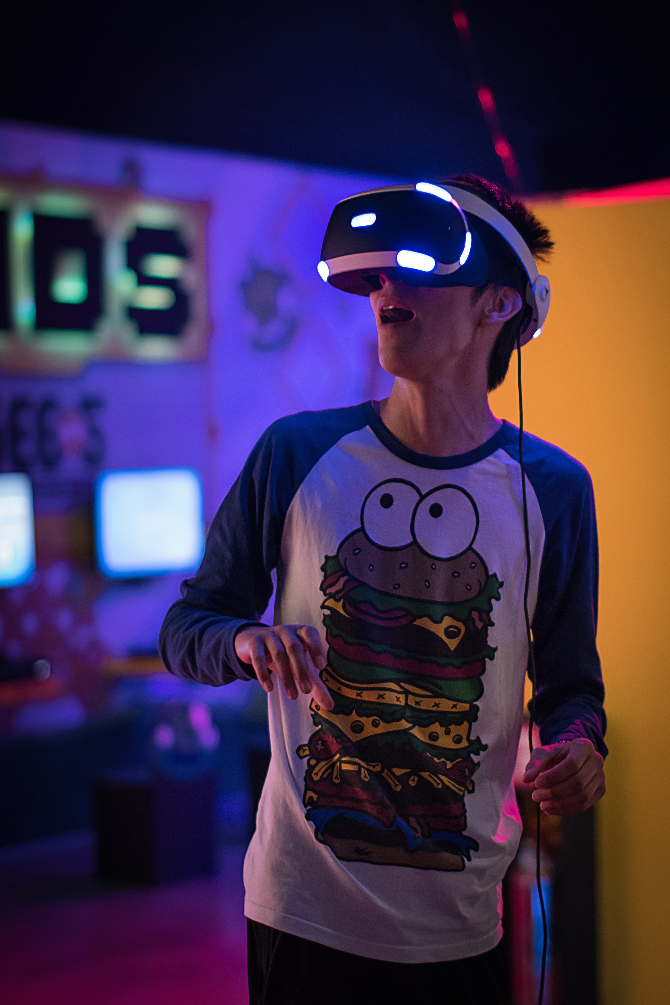 guy wearing vr goggles